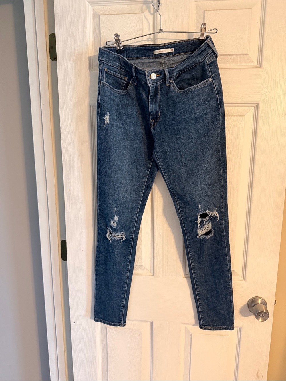 Levi's Mid/Dark Blue Ripped Skinny Jeans